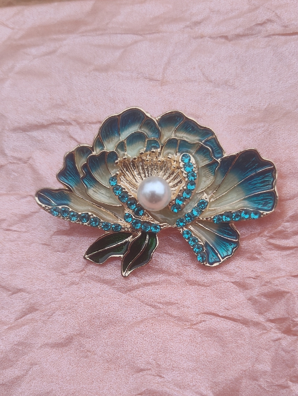 Elegant Blue Crystal Flower Brooch with Pearl Accent